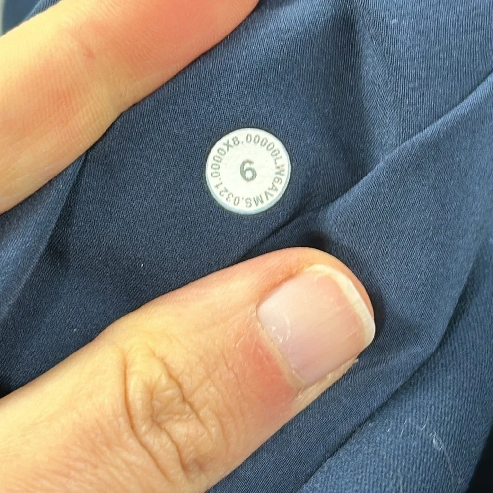 Lululemon On The Fly Crop *Woven 23